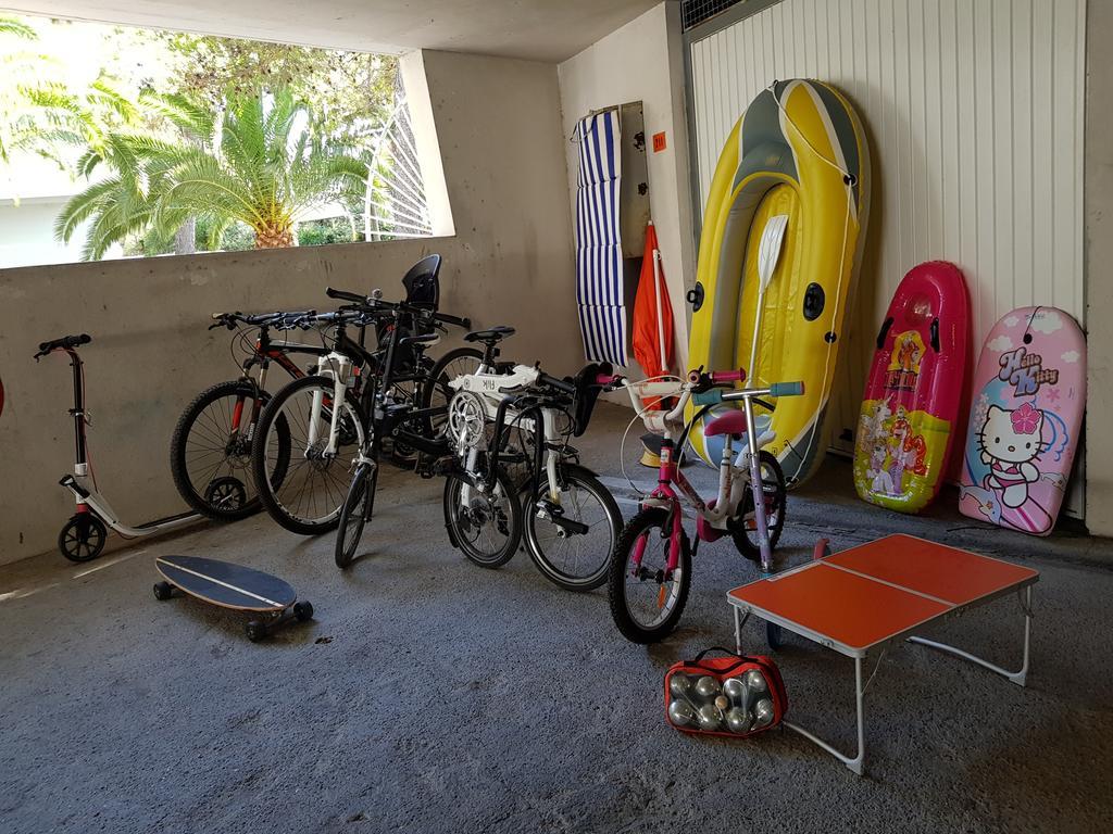 Apartments At Commodoro 빌뇌브루베 외부 사진