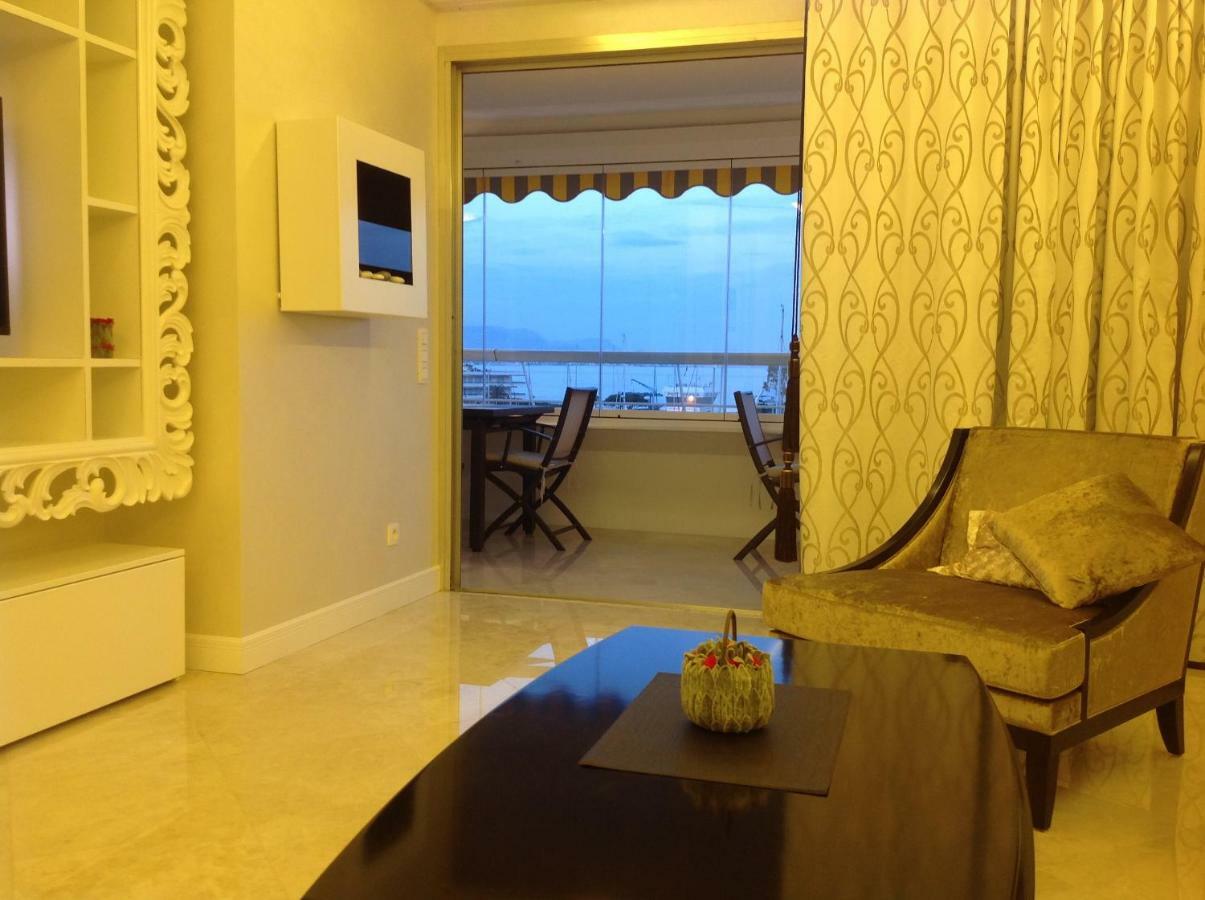 Apartments At Commodoro 빌뇌브루베 외부 사진